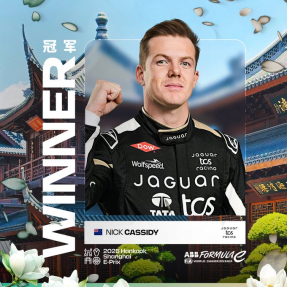 Ник Кэссиди, победитель воскресной гонки в Шанхае, фото Формулы E