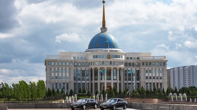 Парламент Казахстана одобрил поправки в Конституцию о семилетнем сроке президентства