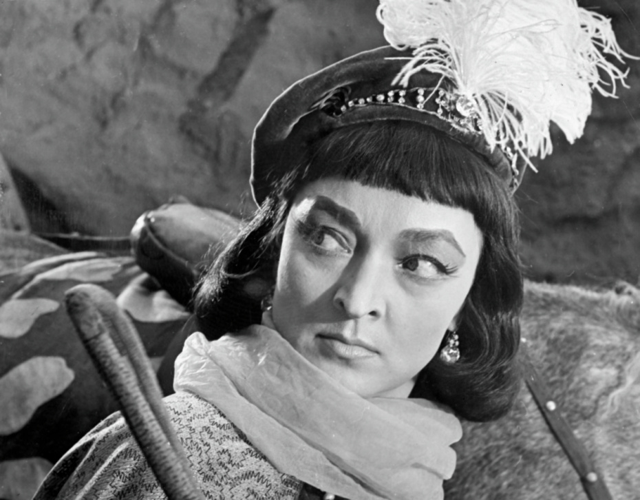 Лидия Вертинская в роли Анидаг в детском художественном фильме «Королевство кривых зеркал», 1963 год