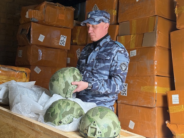 Изъятые шлемы. Фото: Приволжское таможенное управление