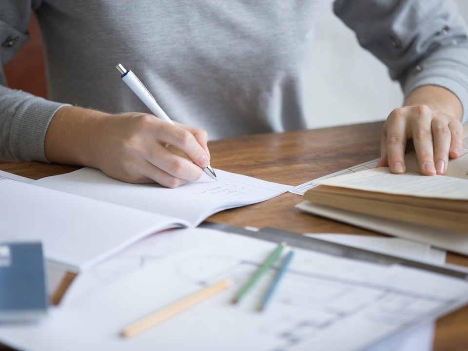 Четыре выпускника из Красногорска сдали ЕГЭ по информатике на 100 баллов