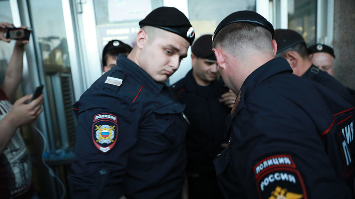 Почему в спб много полиции. Служба в полиции. реформа полиции. реформа мвд. большие полицейские.