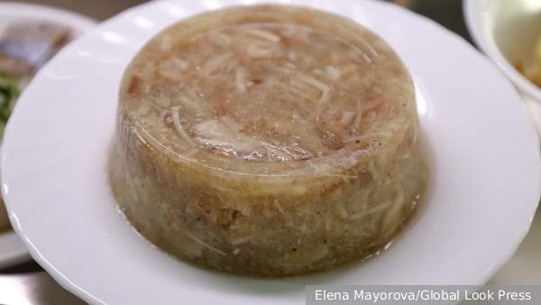 Терапевт рассказала об особенностях полезных свойств холодца