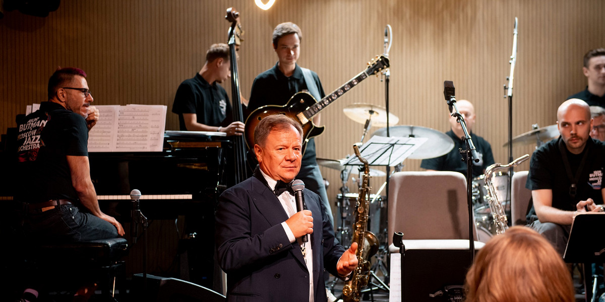 Бутман джаз клуб санкт петербург. Igor Butman Jazz Club Санкт Петербург. Игорь Бутман джазмены России. Джаз клуб Игоря Бутмана в Питере. Фото. Полис джаз клуб.