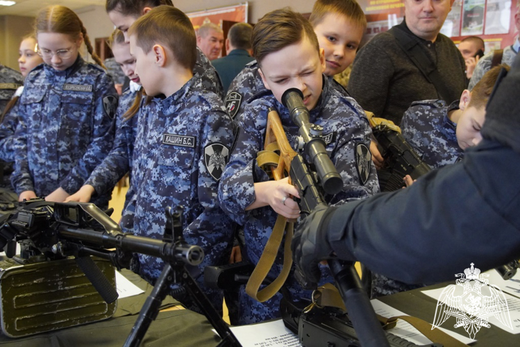 Торжественное мероприятие, посвященное Дню войск национальной Российской Федерации, состоялось в Управлении Росгвардии Чувашии