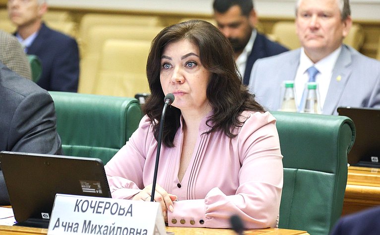 Анна Кочерова