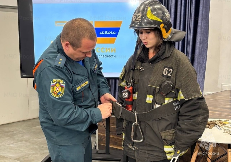 В Юго-Восточном административном округе прошел открытый урок, посвященный истории МЧС России