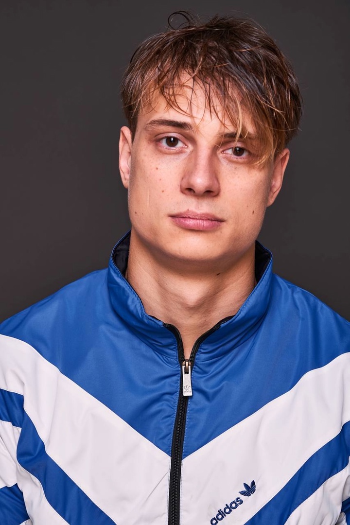 WXxMxviQtZ0.jpg?size=720x1080&quality=95&sign=42430368646cbd8f3930300bdc295d20&type=album