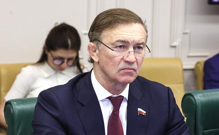 Александр Брыксин