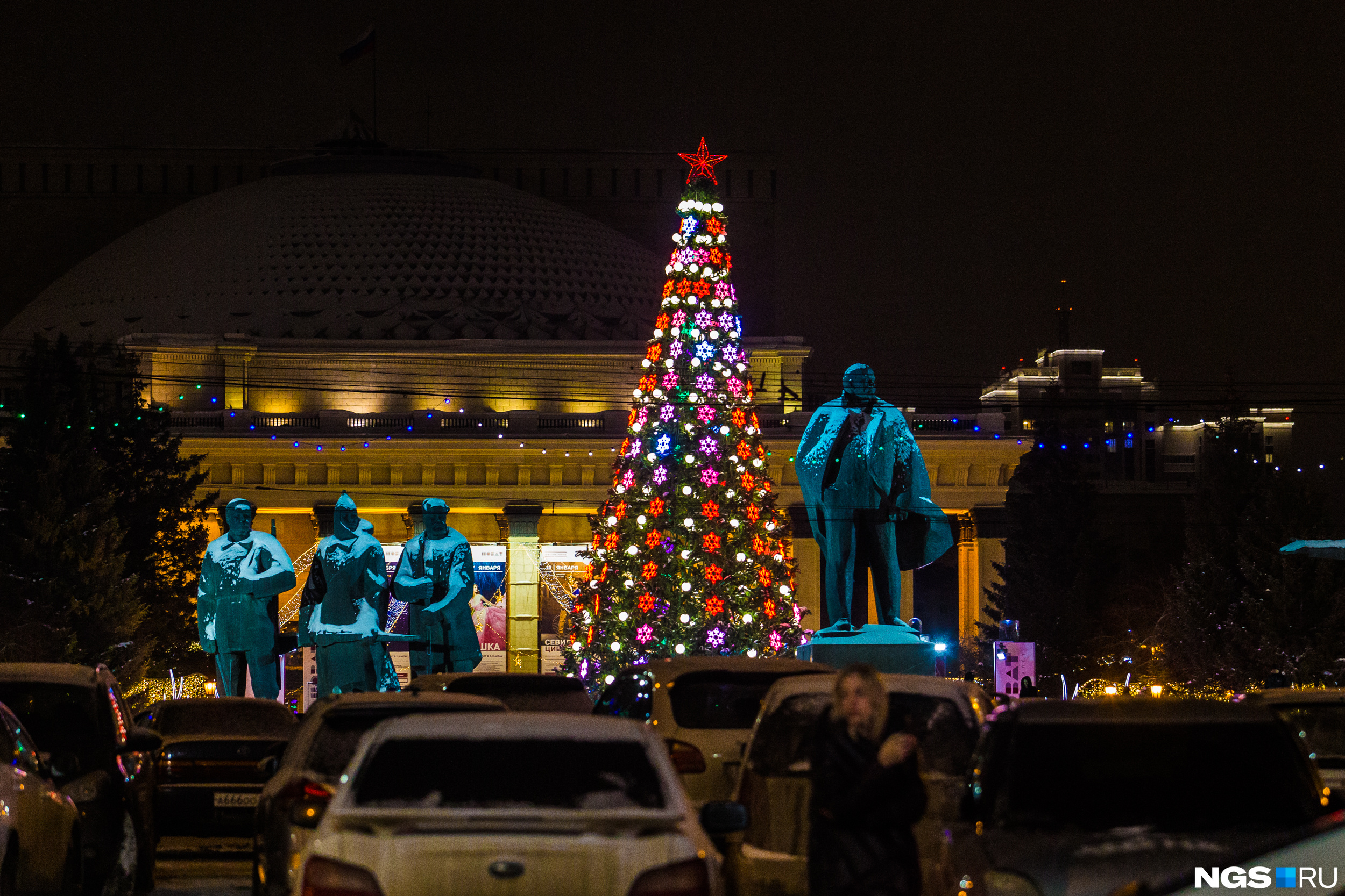 площадь ленина ночью