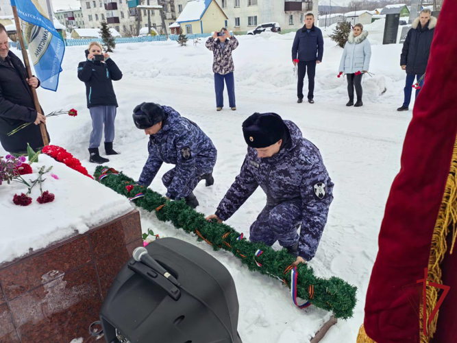 На Камчатке росгвардейцы почтили память воинов-интернационалистов