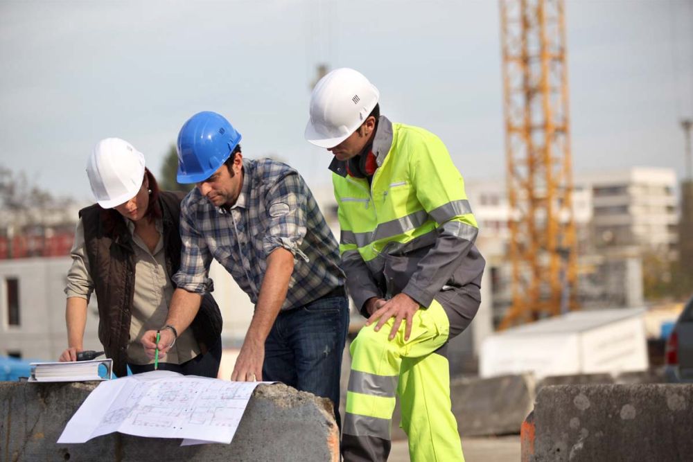 Construction worker. монтажник систем вентиляции и кондиционирования. электромеханики по лифтам. работник цеха. подрядчик по обслуживанию.