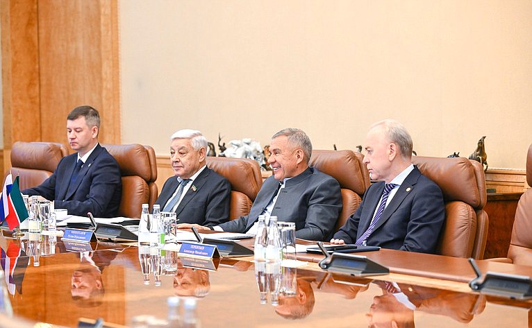 Встреча сенаторов с Раисом Республики Татарстан Рустамом Миннихановым