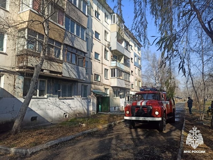 Женщину спасли на пожаре в Приморье