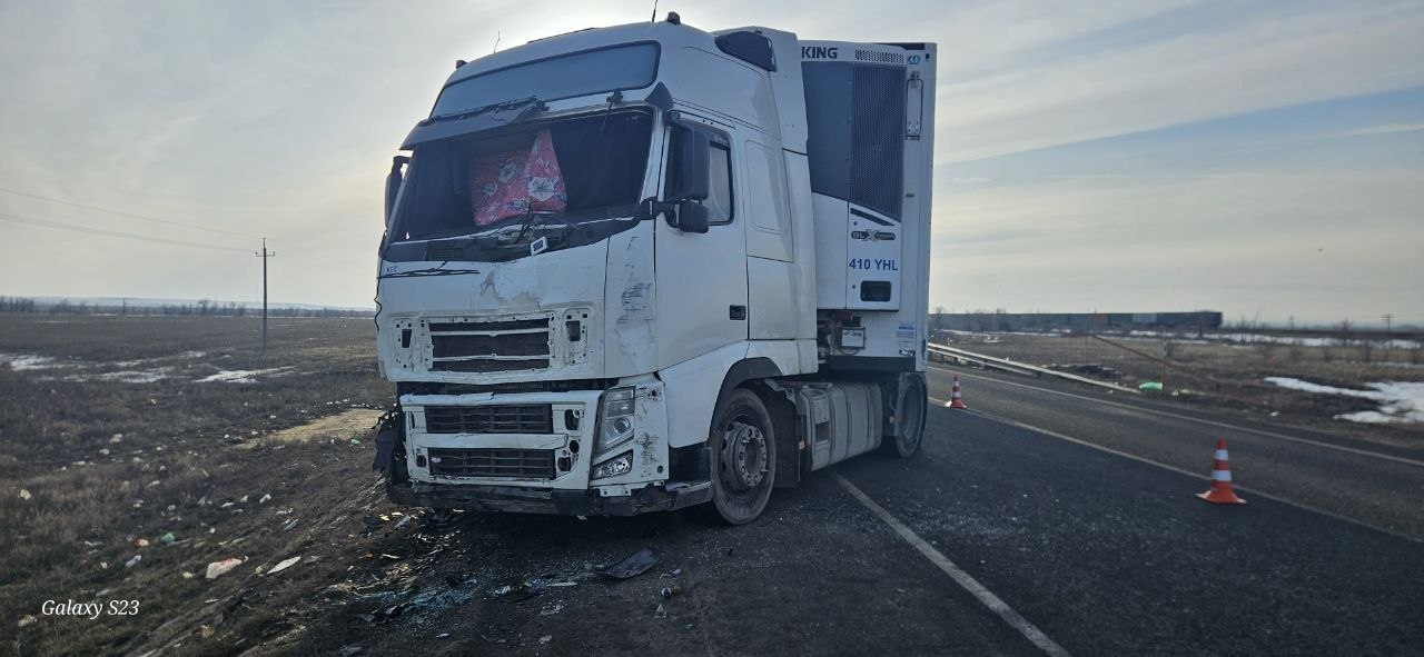 Еще одно ДТП произошло в Оренбургской области на участке стоянки грузовиков 