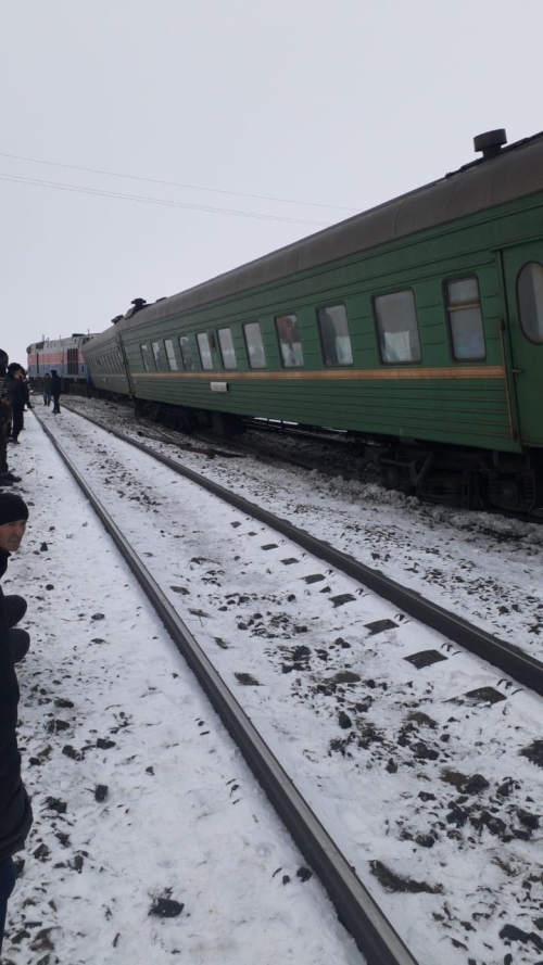 Самара бишкек поезд. В Казахстане тепловоз столкнулся с поездом.