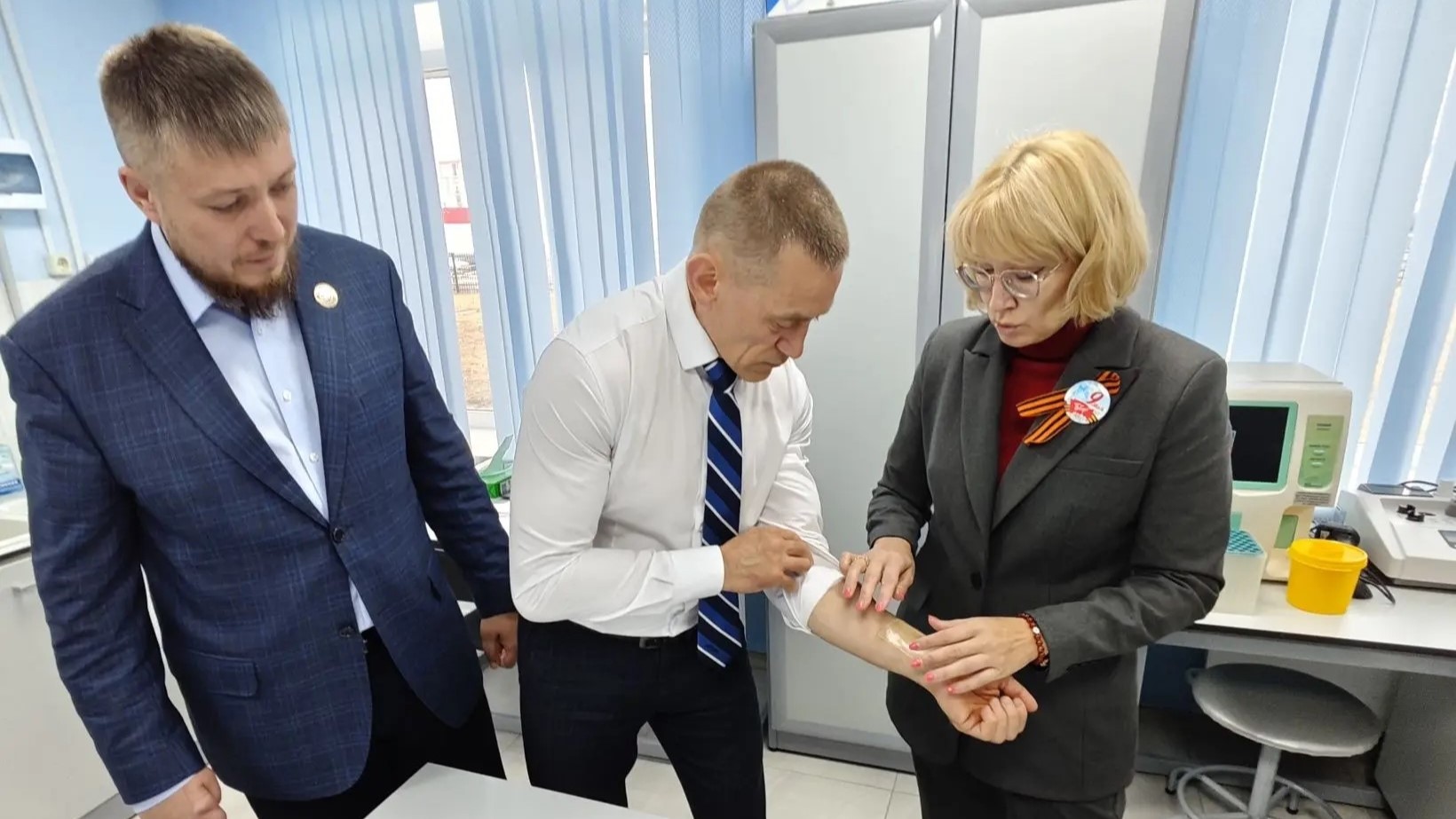 Депутат Думы Югры Дмитрий Аксёнов испытал на себе уникальную биокожу