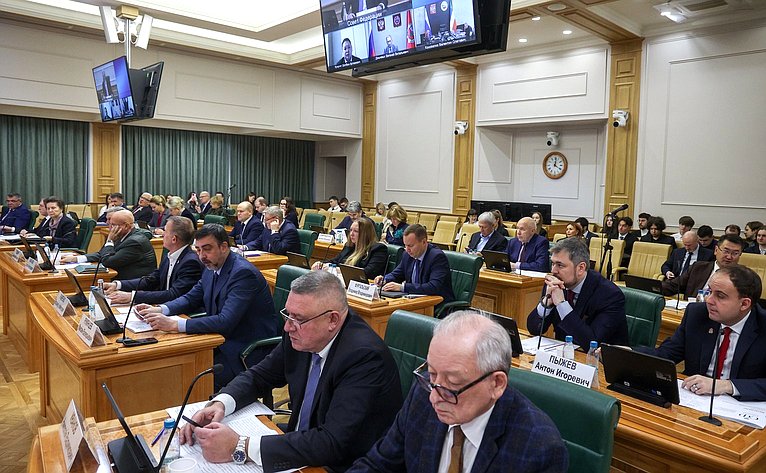 Заседание Совета по вопросам развития Сибири при Председателе Совета Федерации на тему «Сибирская экономика – от сырьевой к высокотехнологичной»