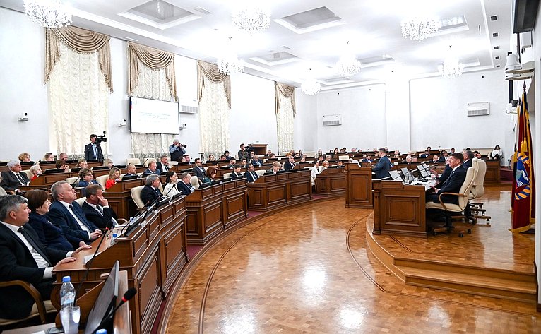 В Парламентском центре Алтайского края состоялось выездное заседание Комитета СФ по конституционному законодательству и государственному строительству и Комитета СФ по федеративному устройству, региональной политике, местному самоуправлению и делам Севера