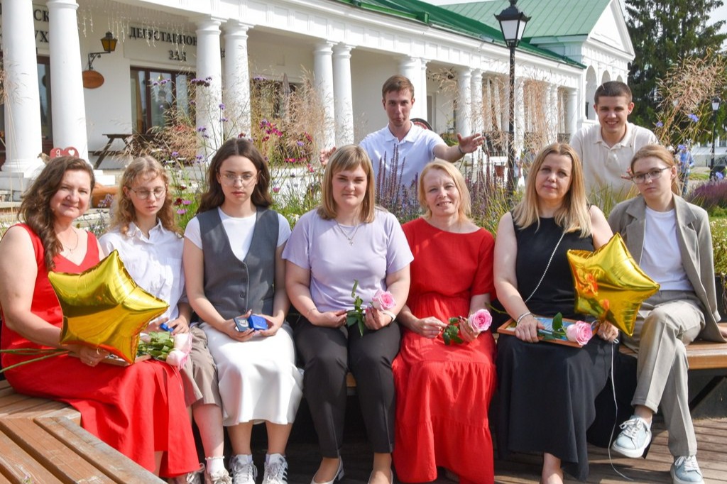 Тридцать выпускников школ Суздальского района получили медали «За особые успехи в учении» двух степеней