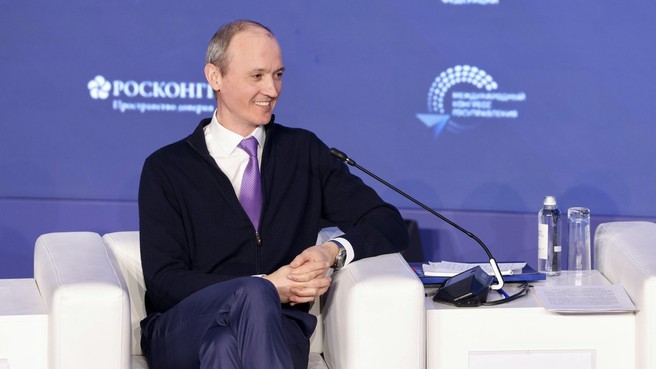 Дмитрий Григоренко принял участие в пленарной сессии «Государственное управление XXI века: между скоростью и смыслом»