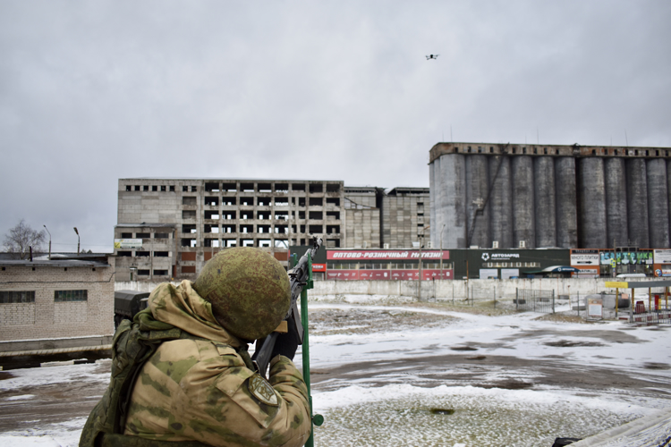 В Сыктывкаре состоялись учебные сборы с росгвардейцами, выполняющими задачи по противодействию БВС в составе постов воздушного наблюдения