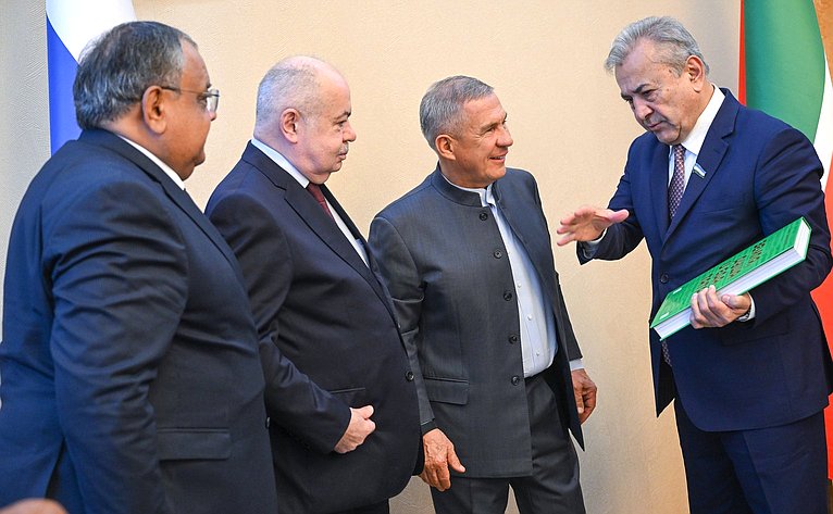 Встреча сенаторов с Раисом Республики Татарстан Рустамом Миннихановым