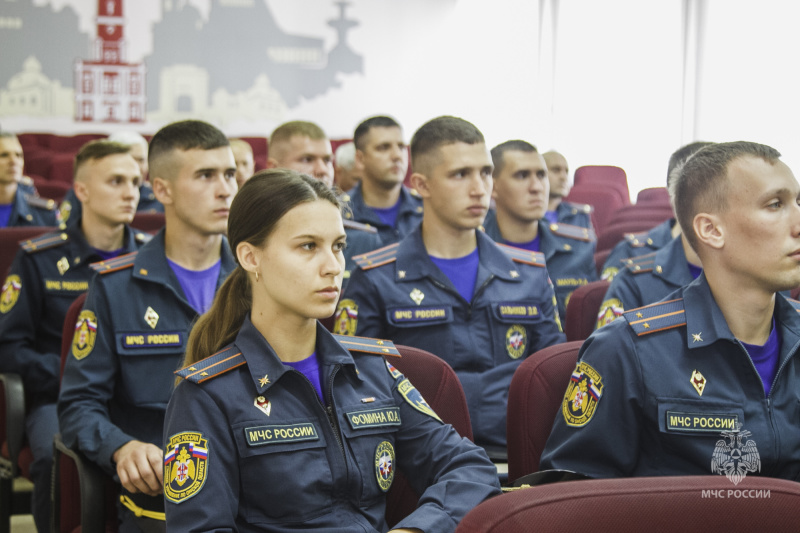 Выпускники учебных заведений МЧС России пополнили ряды территориального пожарно-спасательного гарнизона