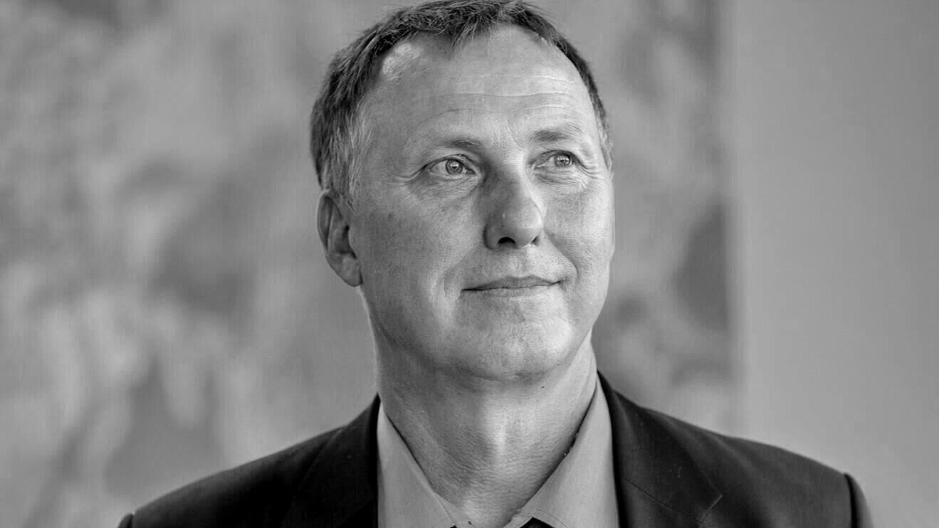 Во Владивостоке простились с биологом Масленниковым