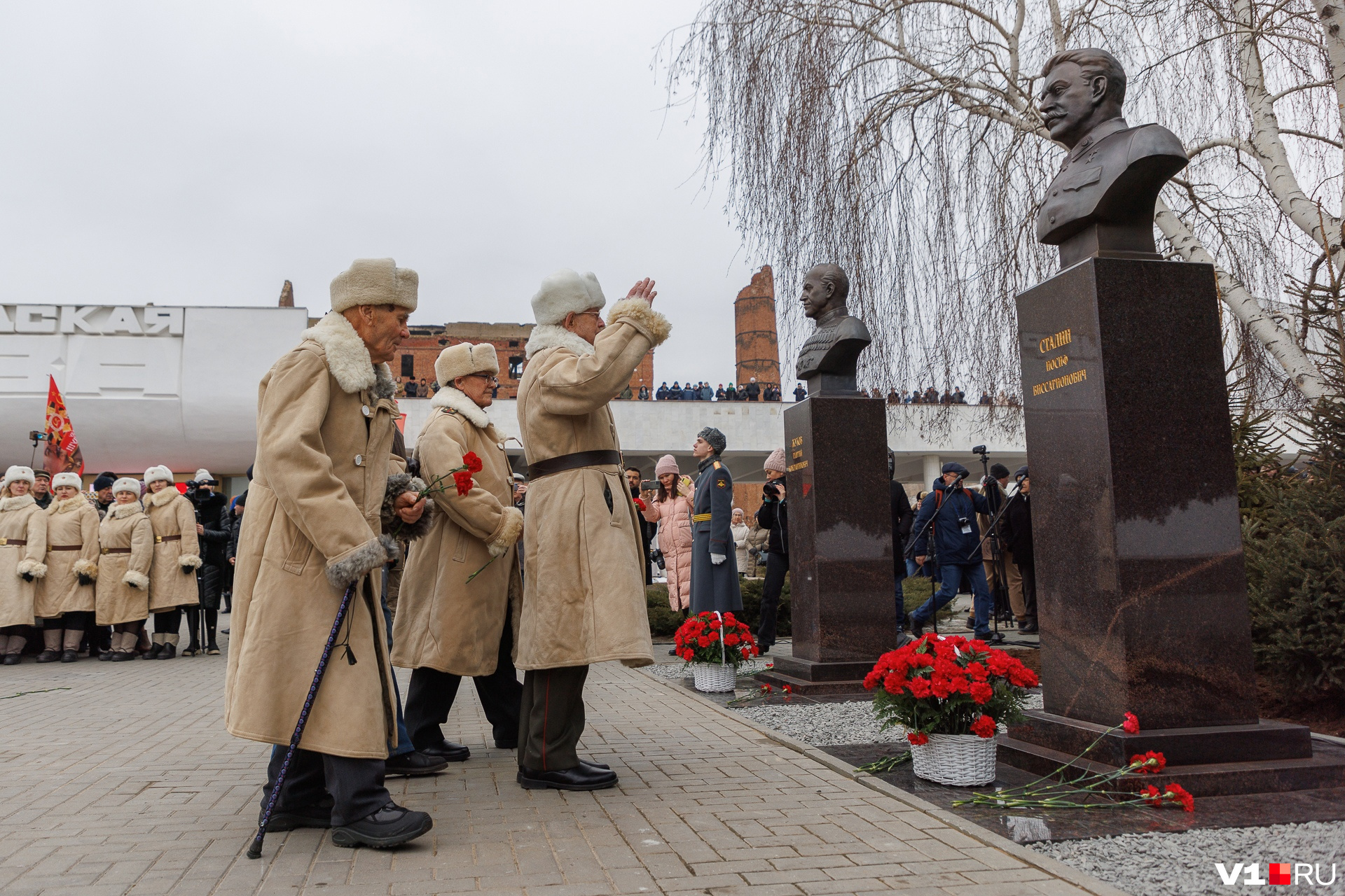 памятник сталину на поклонной горе в ленинграде