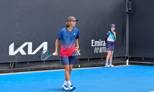 Разгромом обернулся исторический матч казахстанского теннисиста на Australian Open