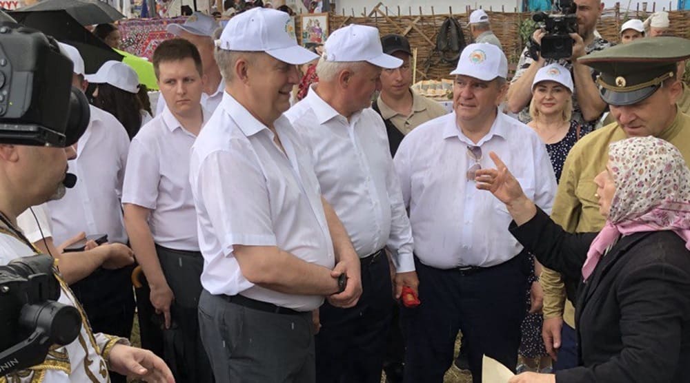На выставке «День поля» брянский губернатор Богомаз обошёл подворья