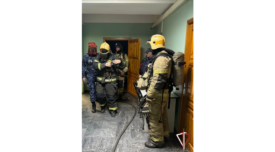 Межведомственное пожарно-тактическое учение Росгвардии и МЧС состоялось в Екатеринбурге 