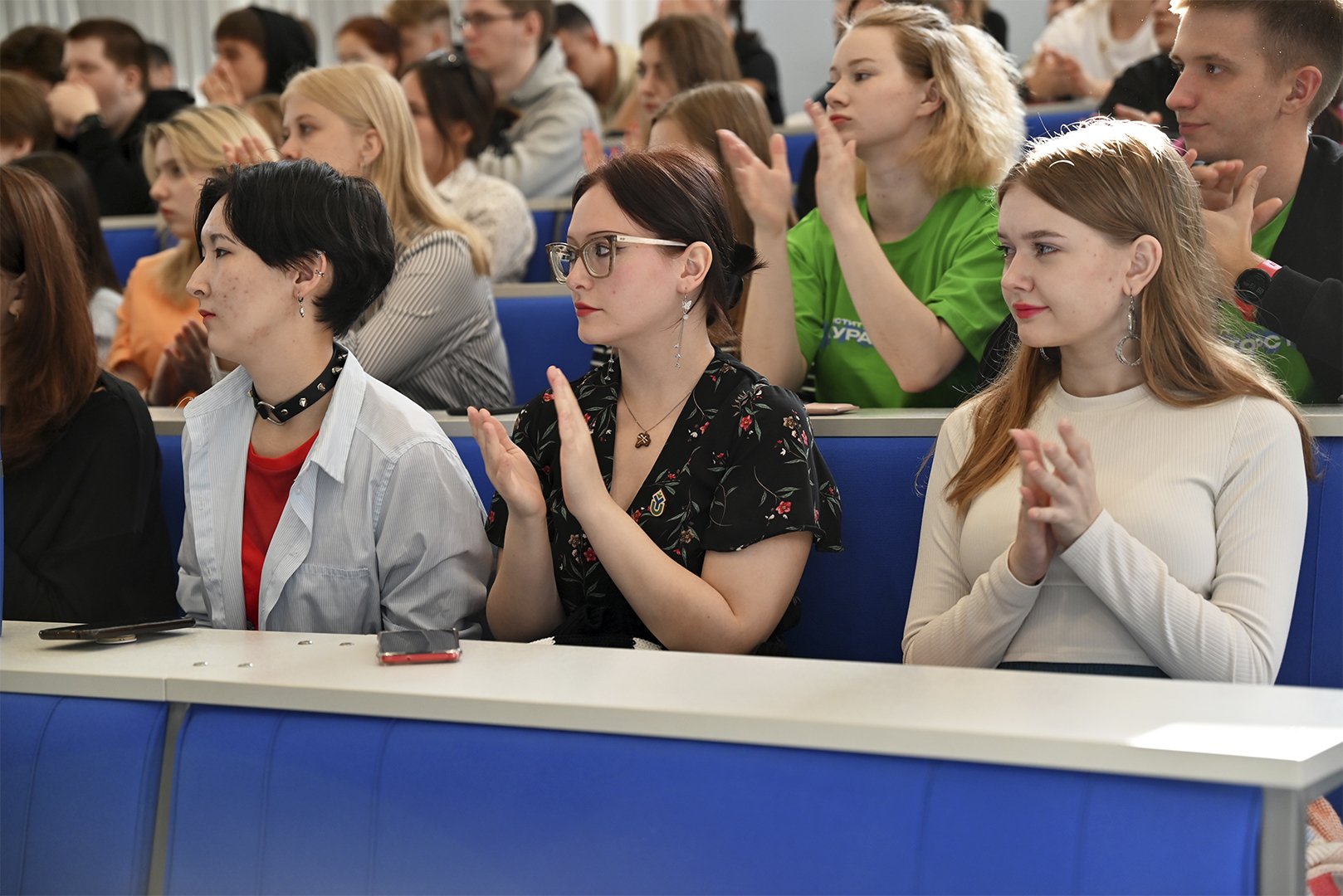 Учатся ли студенты техникума в субботу. Институт информационных технологий москва. Преподаватели мгу истфак. В субботу учатся в институте. Выпускники института.