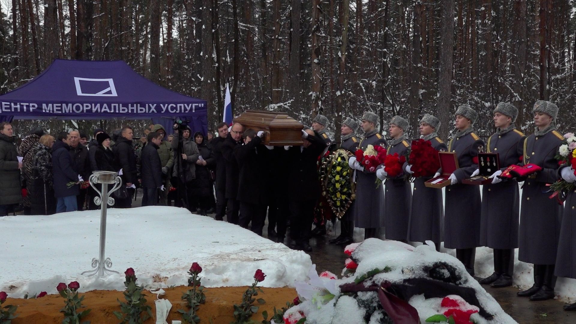 Где похоронен антонов. Похороны Владимира Никишина. Похороны Владимира Никишина летчика в Балашихе.