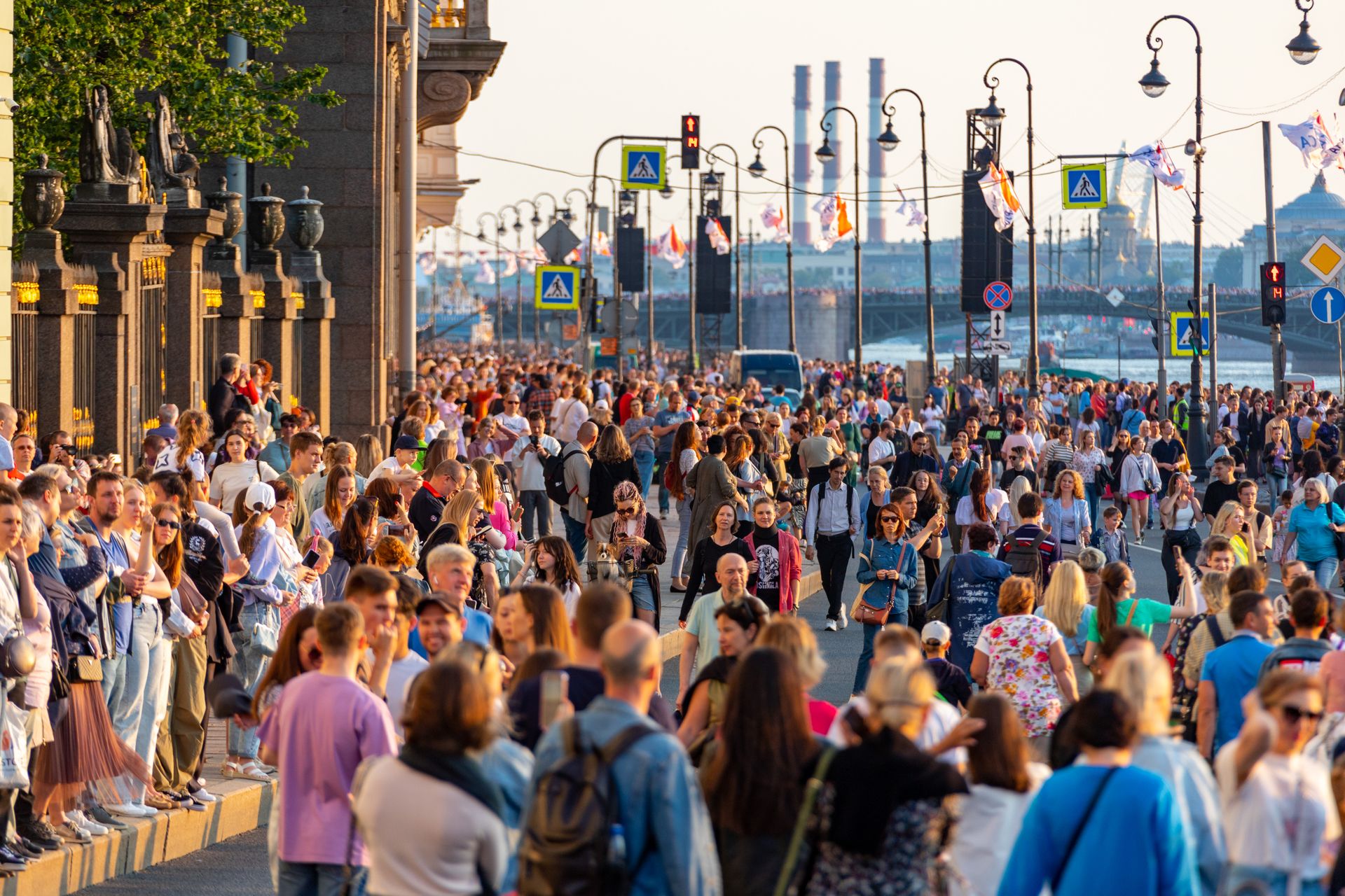 Алые паруса петербург 2023. Алые паруса 2023 в Санкт-Петербурге. Фестиваль Алые паруса в Санкт-Петербурге 2023. Алые паруса праздник. Праздник выпускников в Питере.