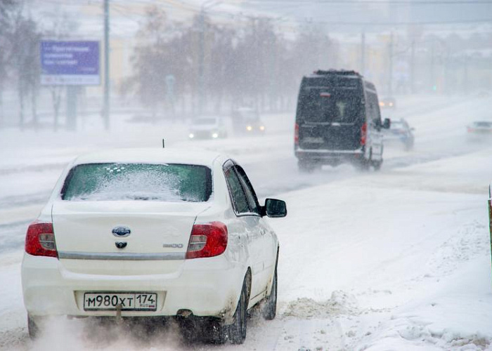 Трассу М-5 закрыли для фур и автобусов из-за снегопада в Челябинской области