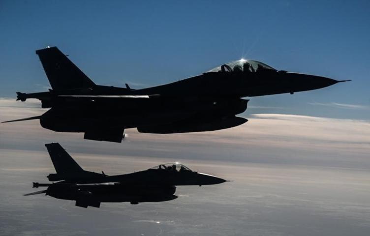 Сбит f16 первый