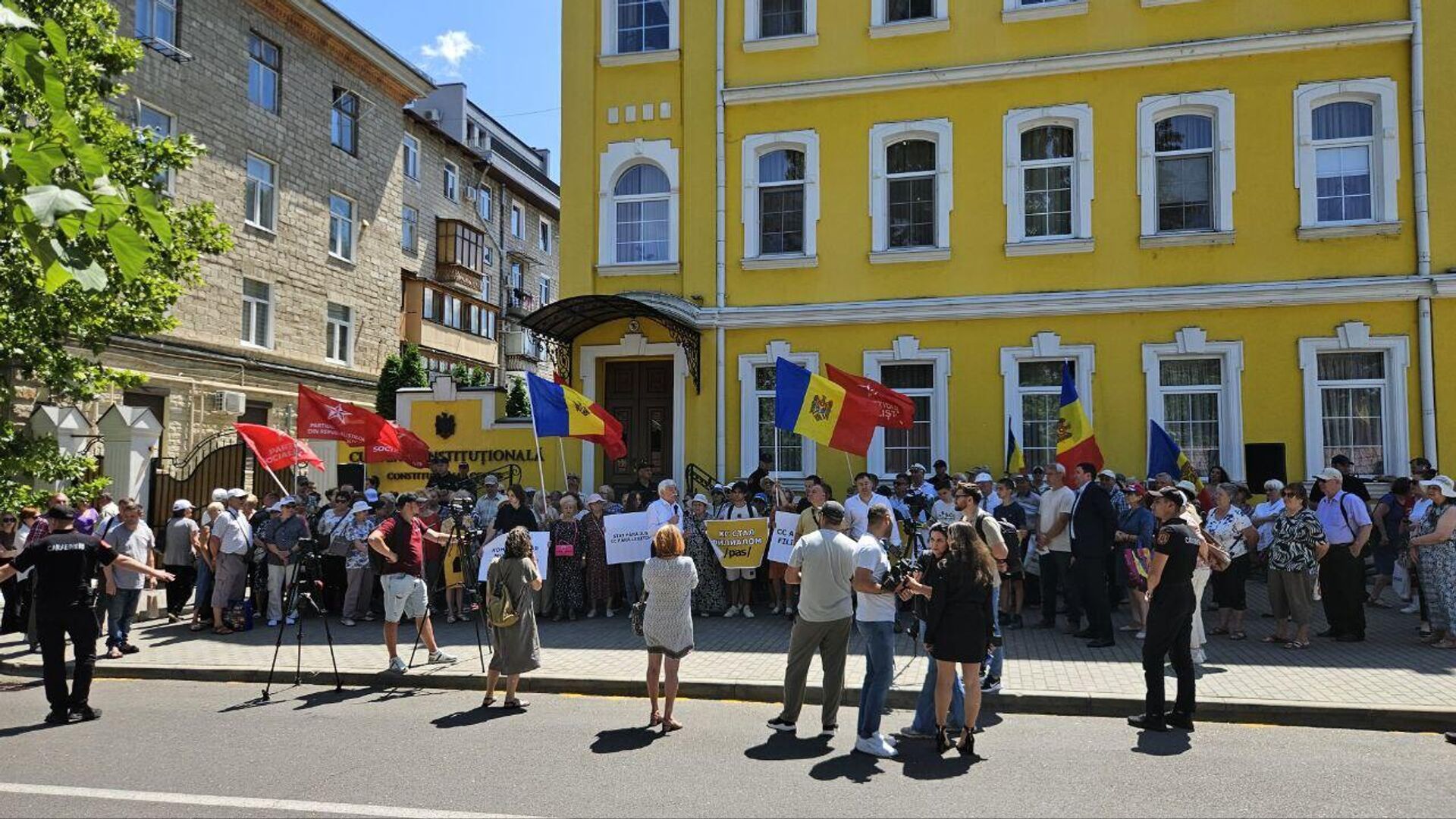 Протест Партии социалистов у здания Конституционного суда - Sputnik Молдова, 1920, 26.06.2025
