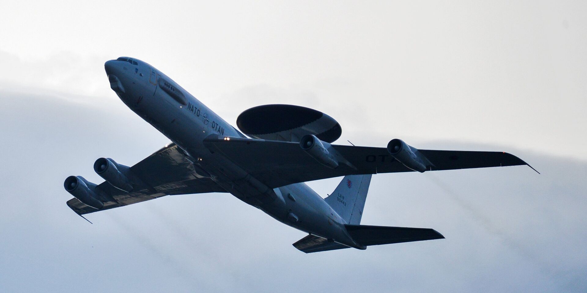 Самолёт Boeing E-3A Sentry - ИноСМИ, 1920, 11.11.2025