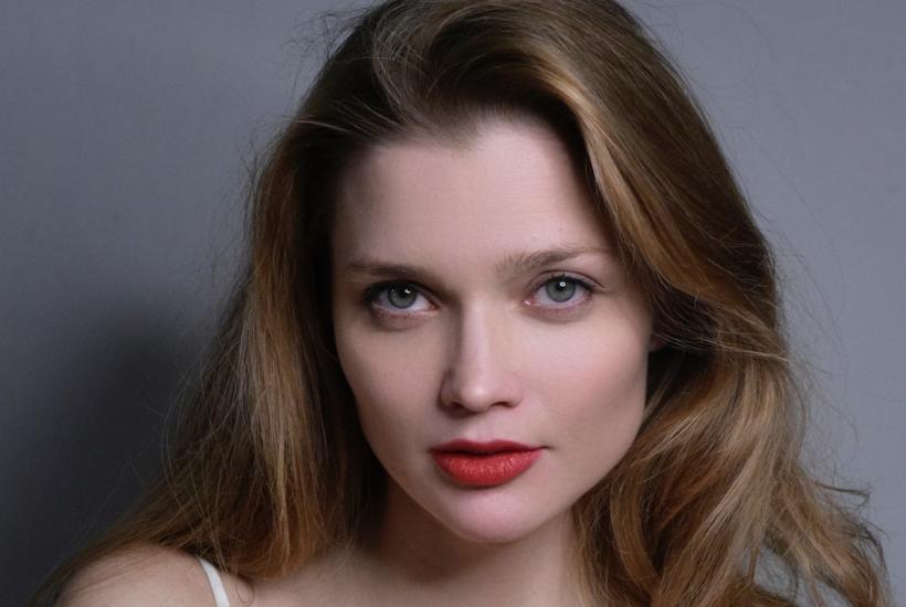 Актриса Алина Ланина