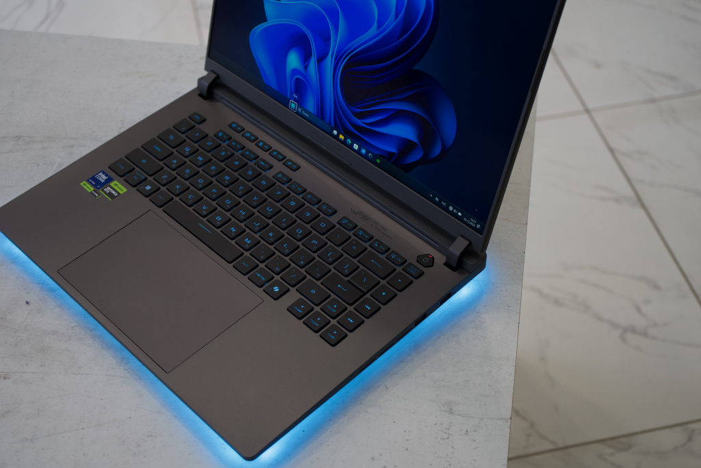 ASUS ROG Strix G16 (G615LR)