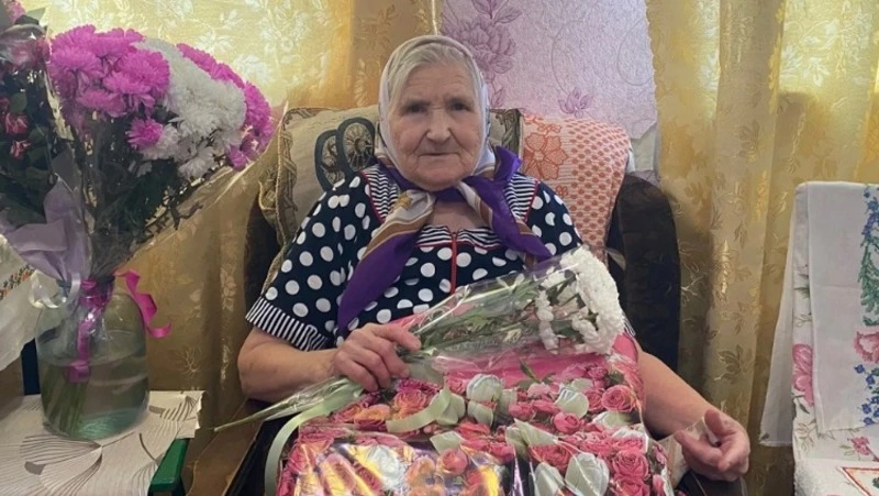 Жительница посёлка Казацкая Степь Зинаида Тимофеевна Веревкина отметила 90-летний юбилей