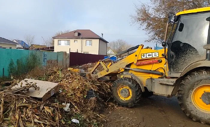 С начала года из Астрахани вывезли более 100 тысяч кубометров мусора