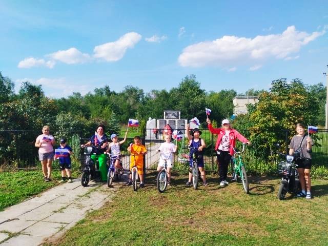В селах Натальинского муниципального образования прошли мероприятия, посвященные Дню государственного флага Российской Федерации