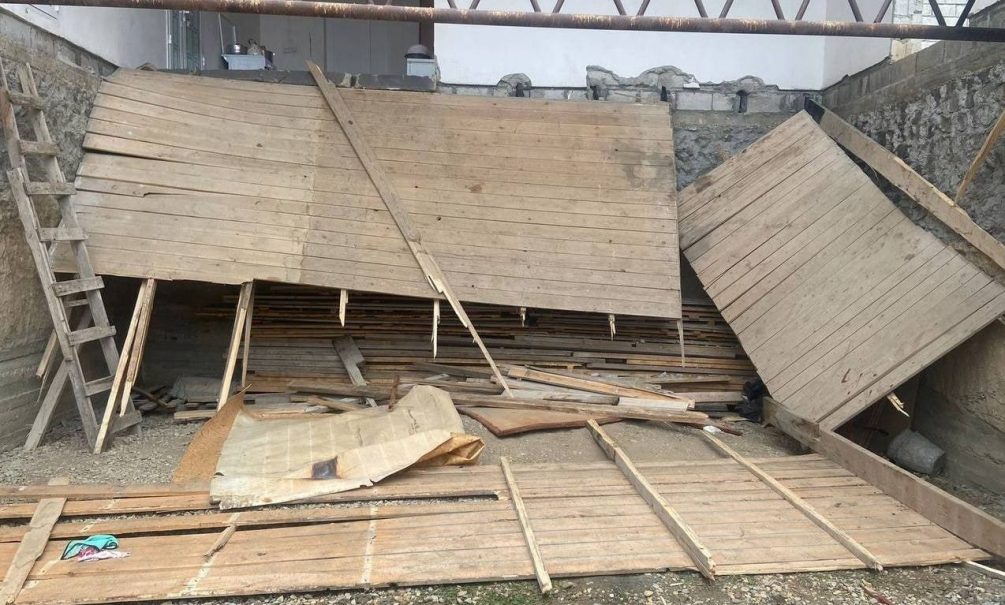 «Трагедия на похоронах в Чечне»: 84 человека провалились под пол, двое в реанимации 