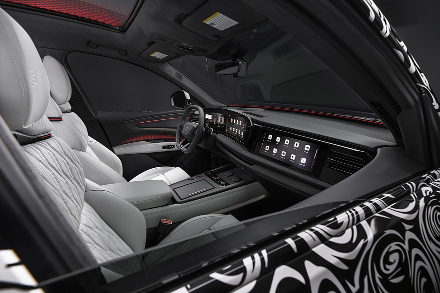 На фото: салон Audi Q9