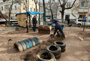 По поручению губернатора края Дмитрия Демешина двор хабаровского ветерана привели в порядок