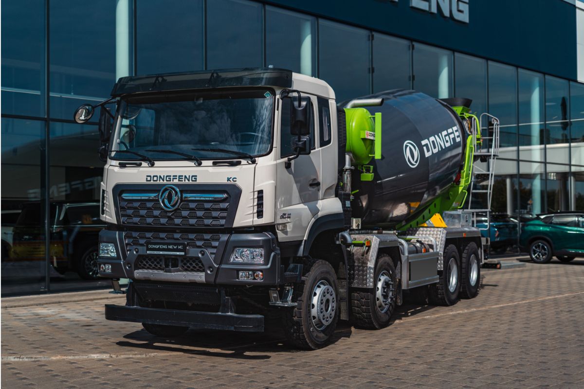 Новый автобетоносмеситель от Dongfeng поступил в продажу в Беларуси