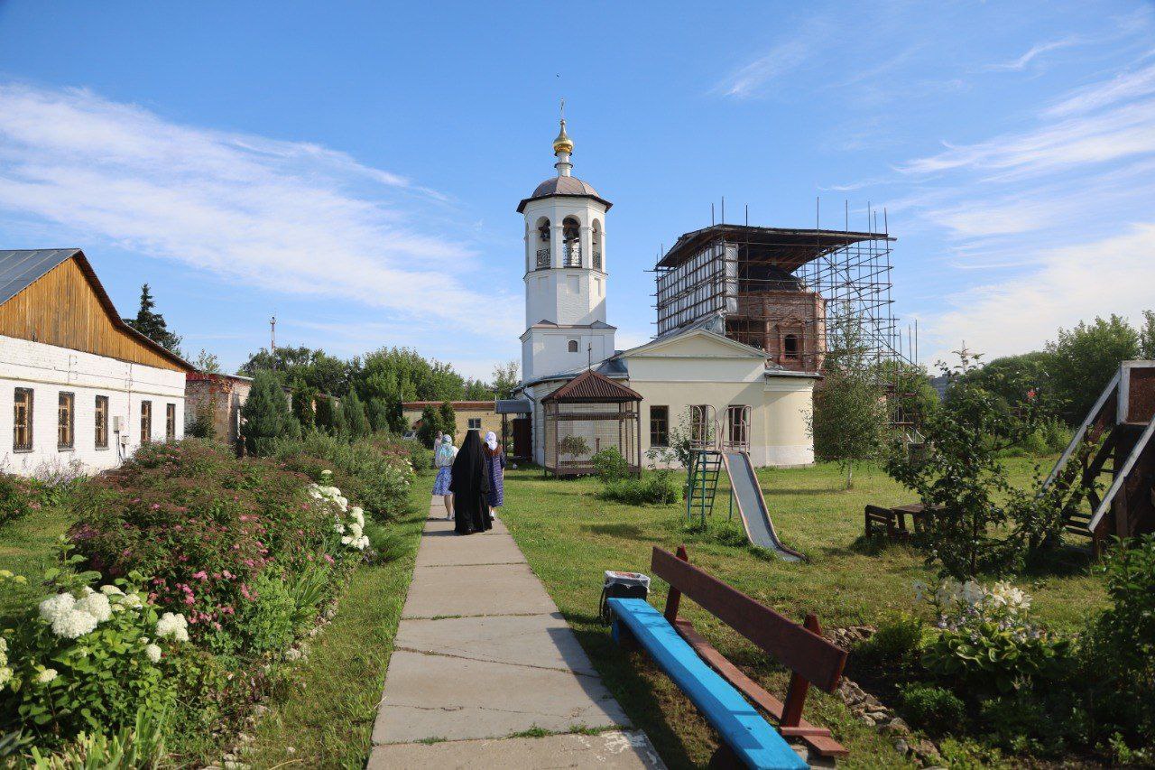 Никольская Церковь в посёлке Свердлова